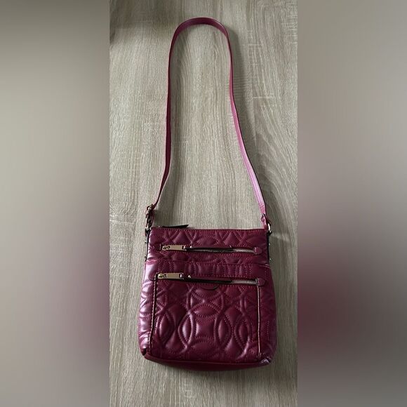 NWOT … Red Quilted Crossbody Bag - Picture 1 of 6